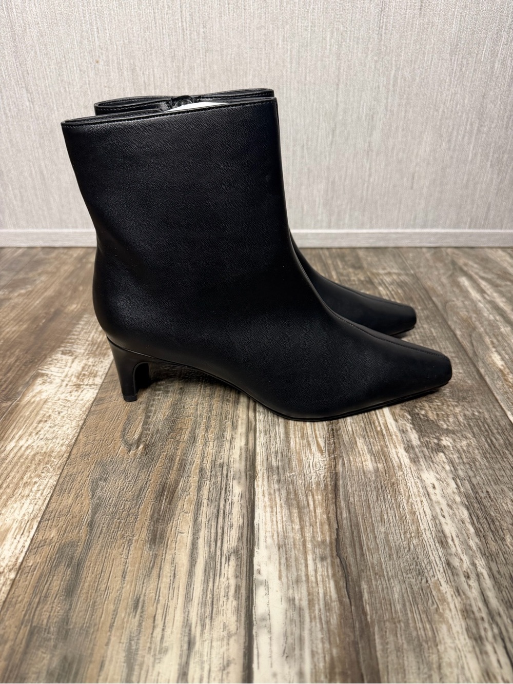 Banana Republic Black Vegan Leather Square-Toe Ankle Booties Size 9 - Picture 5 of 16